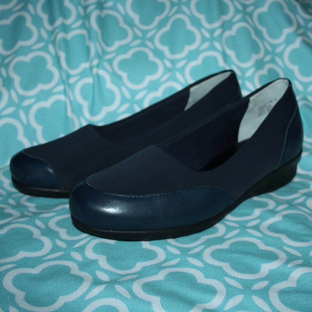 DREW navy slip-on wedges London 9.5 M NWOB